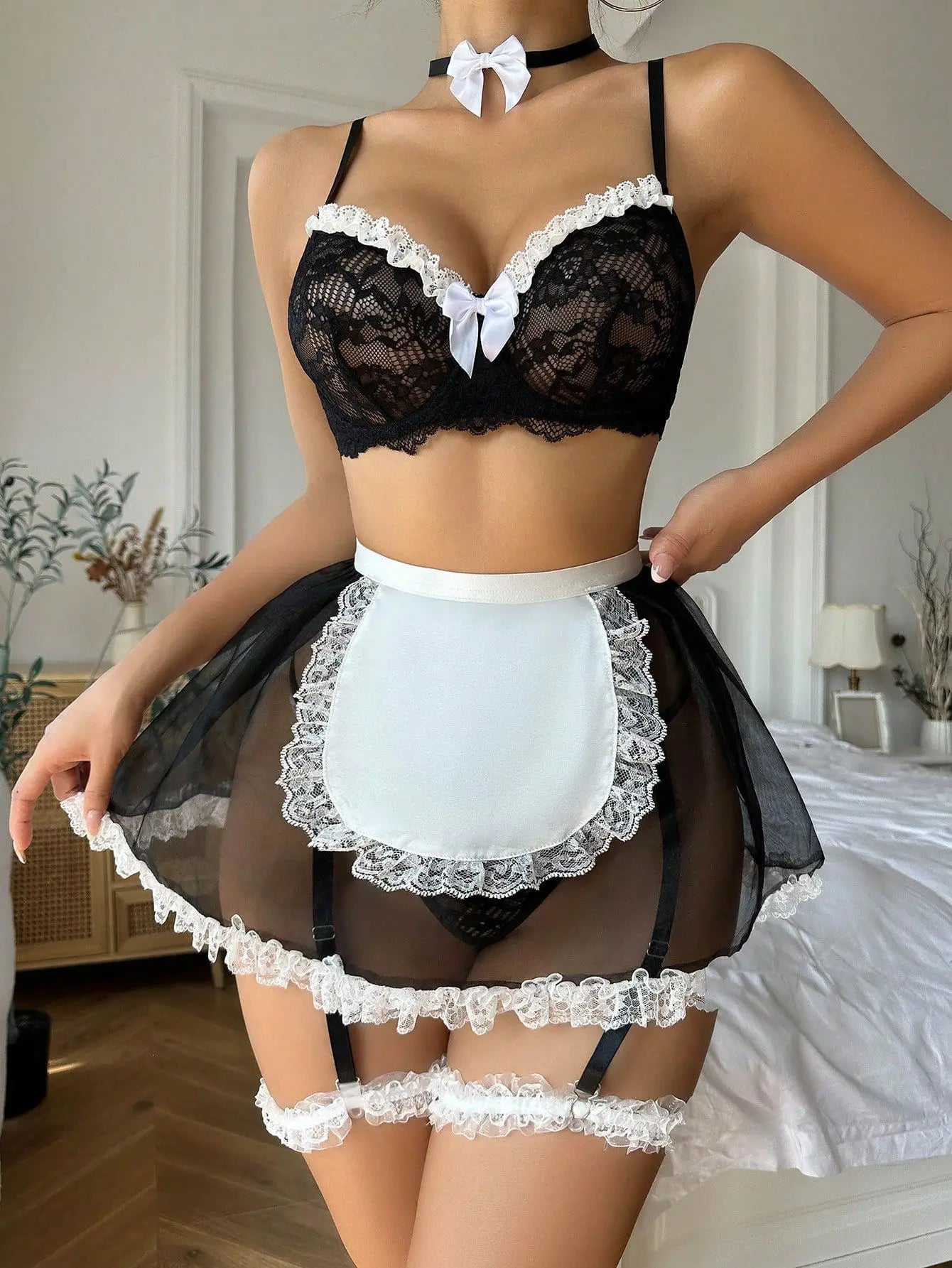 Ella's Maid Cosplay